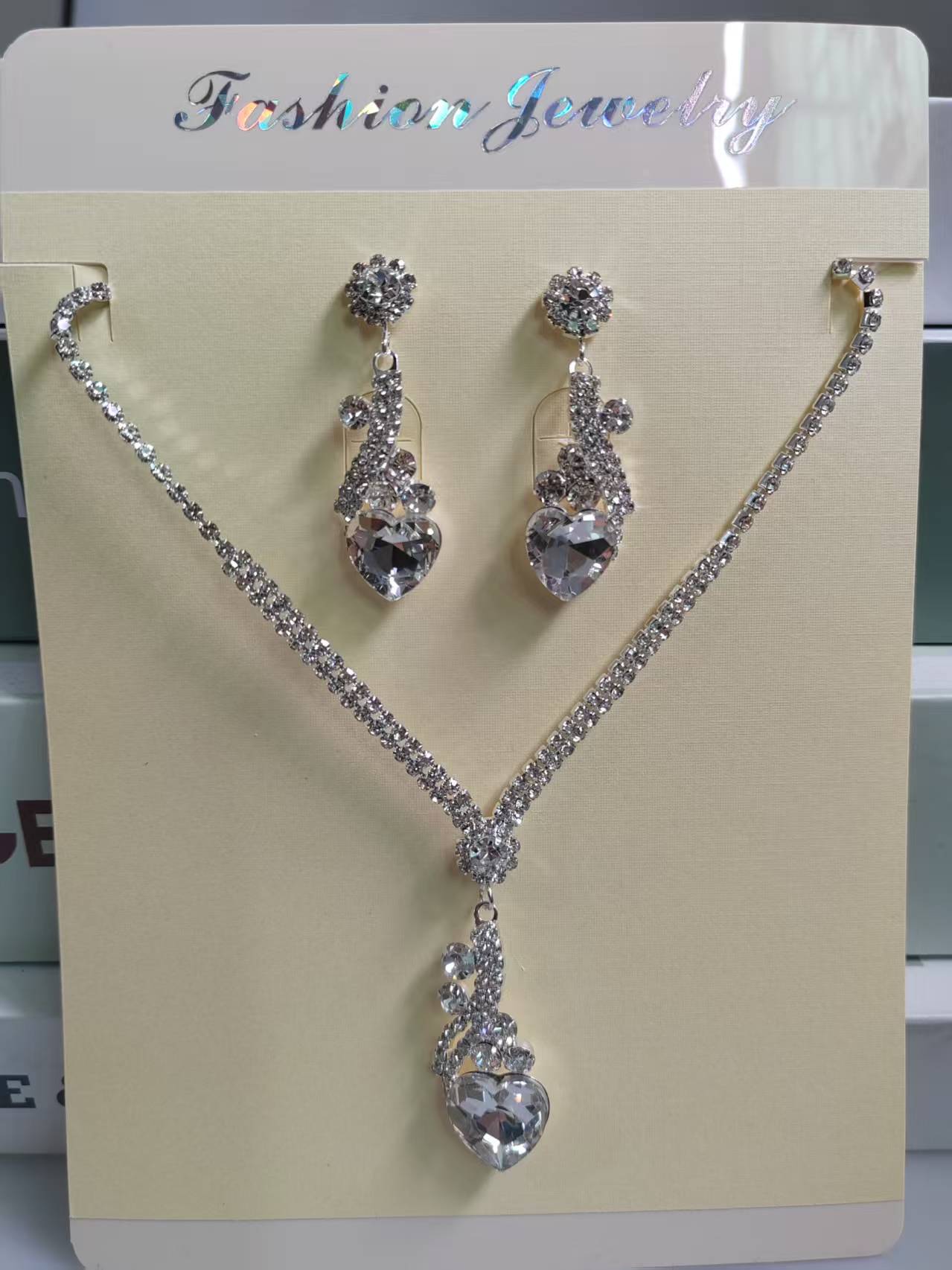 【Compre uno y llévese otro gratis】💎【Collar + Pendientes】Conjunto de joyas de cristal de dos piezas