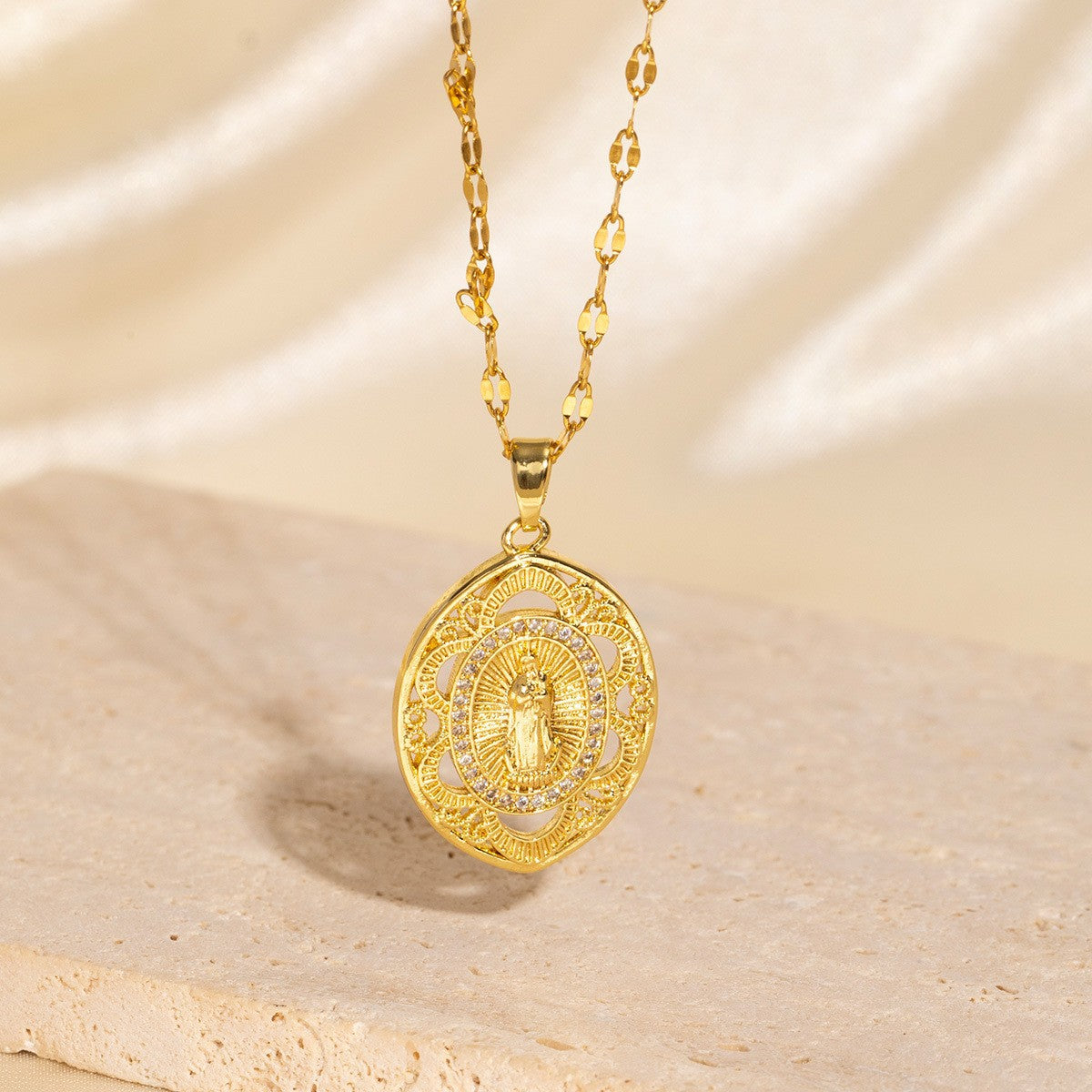 【50%OFF！】✨Collar de lujo, collar dorado con diseño en relieve de la Virgen María